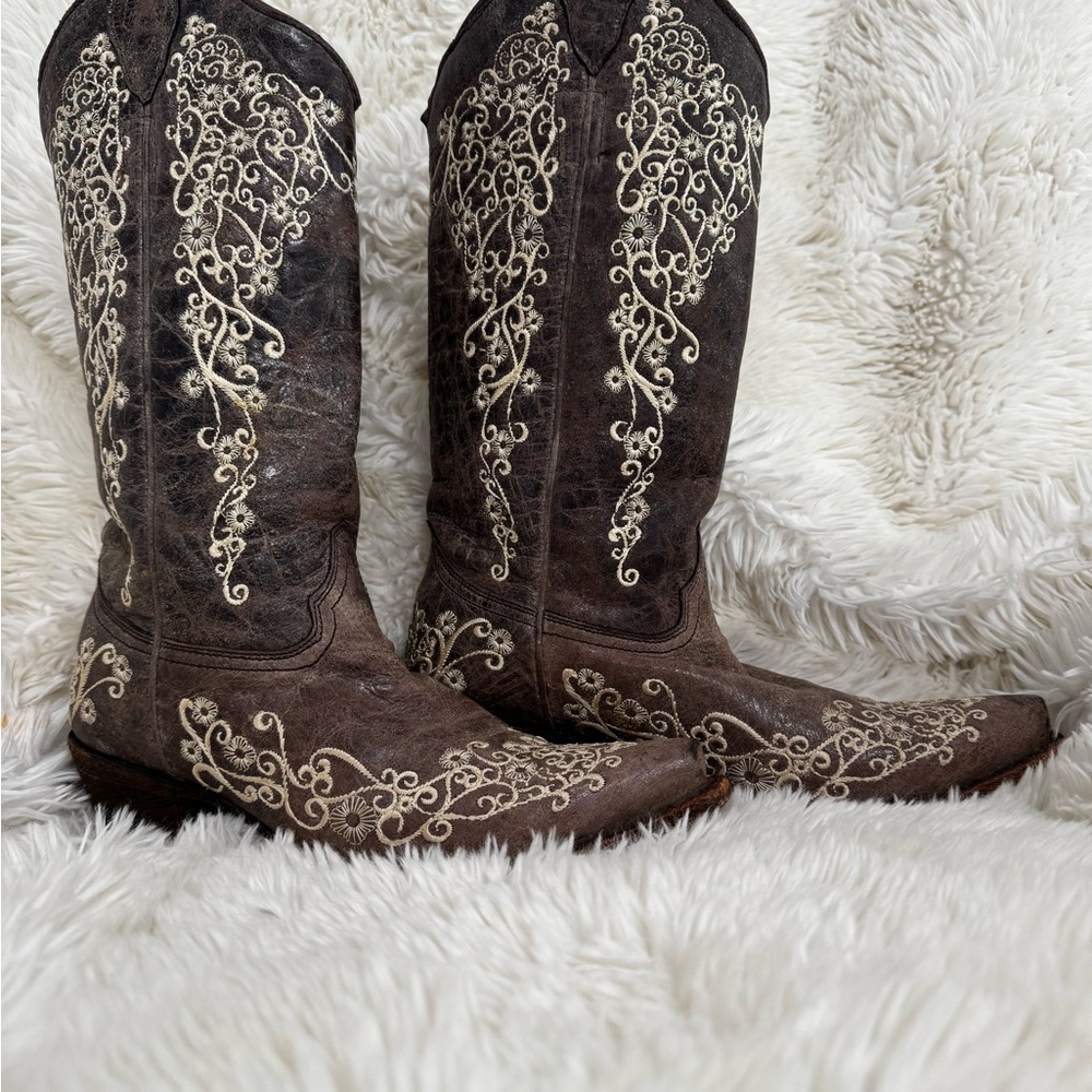 Embroidered Brown Corral Heeled Boots
